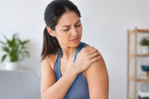 Why Does My Shoulder Click? When to Get Help
